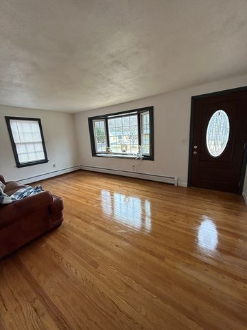 10 Walter St, Norton, MA 02766