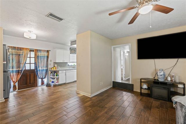 5217 PEACH AVENUE, Seffner, FL 33584