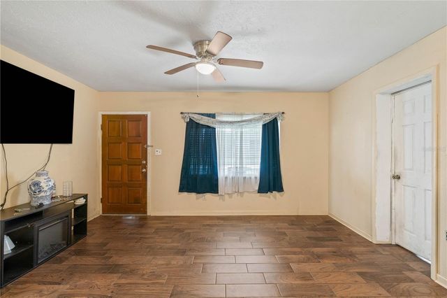5217 PEACH AVENUE, Seffner, FL 33584
