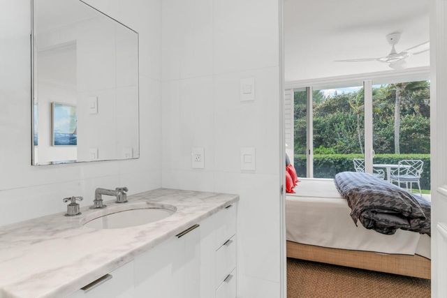 2774 S Ocean Boulevard 105, Palm Beach, FL 33480