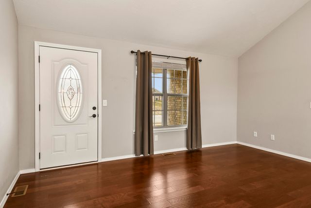 1403 N Farmington Drive, Ozark, MO 65721