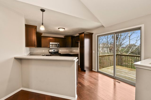 1403 N Farmington Drive, Ozark, MO 65721