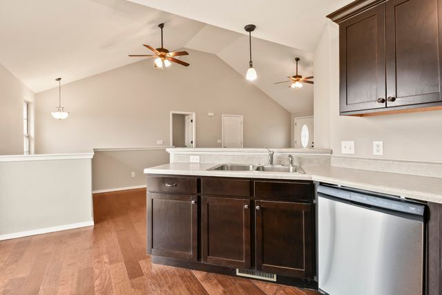 1403 N Farmington Drive, Ozark, MO 65721