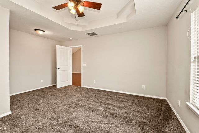 1403 N Farmington Drive, Ozark, MO 65721