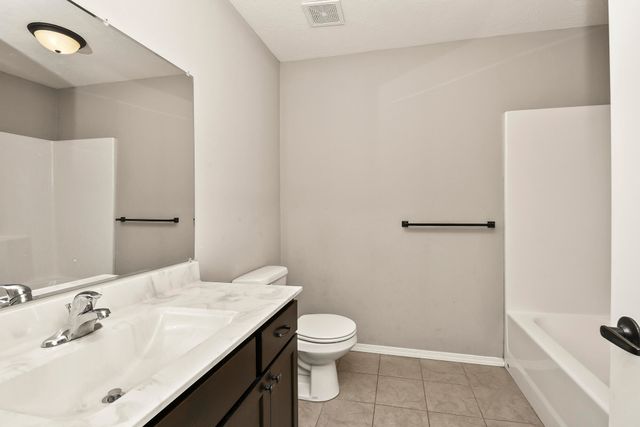 1403 N Farmington Drive, Ozark, MO 65721