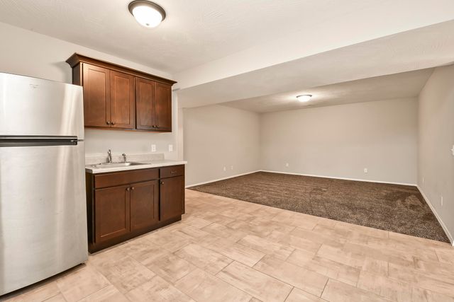 1403 N Farmington Drive, Ozark, MO 65721