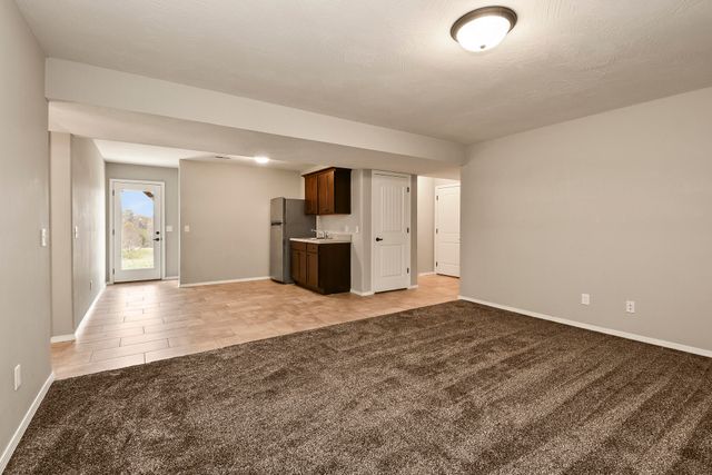 1403 N Farmington Drive, Ozark, MO 65721