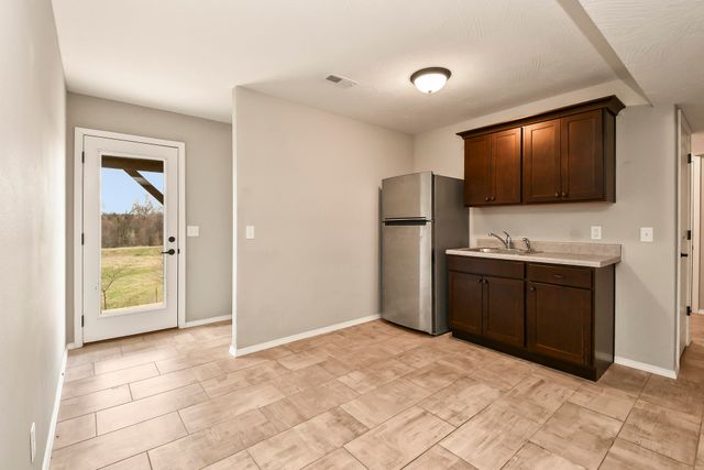 1403 N Farmington Drive, Ozark, MO 65721