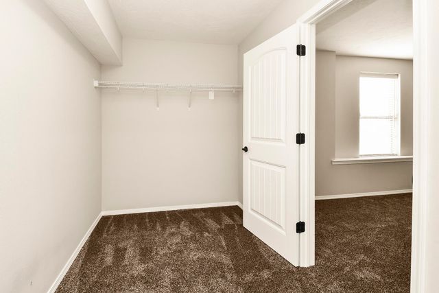 1403 N Farmington Drive, Ozark, MO 65721