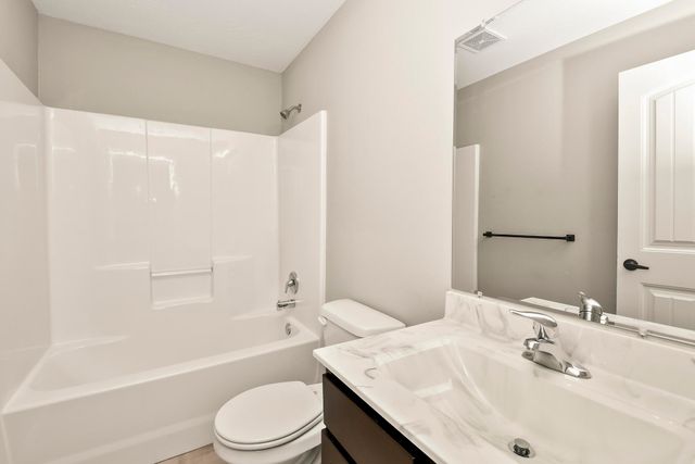 1403 N Farmington Drive, Ozark, MO 65721