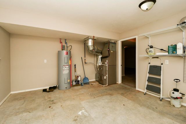 1403 N Farmington Drive, Ozark, MO 65721