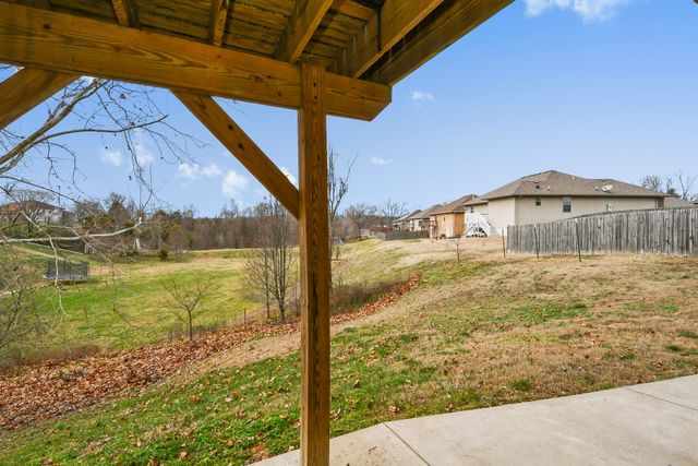 1403 N Farmington Drive, Ozark, MO 65721