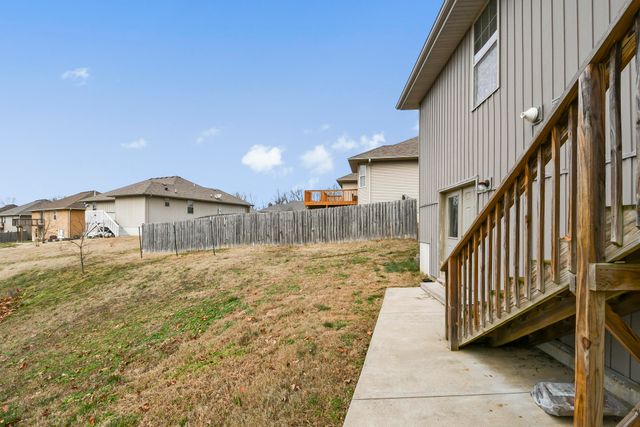 1403 N Farmington Drive, Ozark, MO 65721