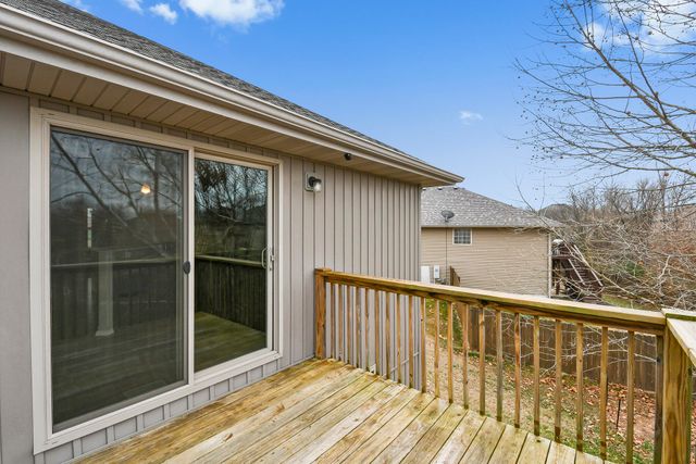 1403 N Farmington Drive, Ozark, MO 65721