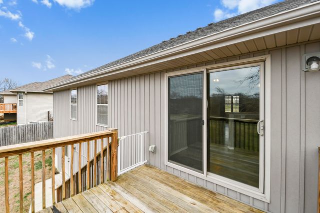 1403 N Farmington Drive, Ozark, MO 65721