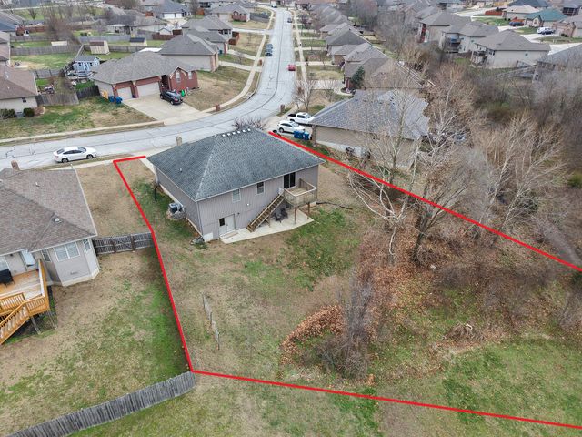 1403 N Farmington Drive, Ozark, MO 65721