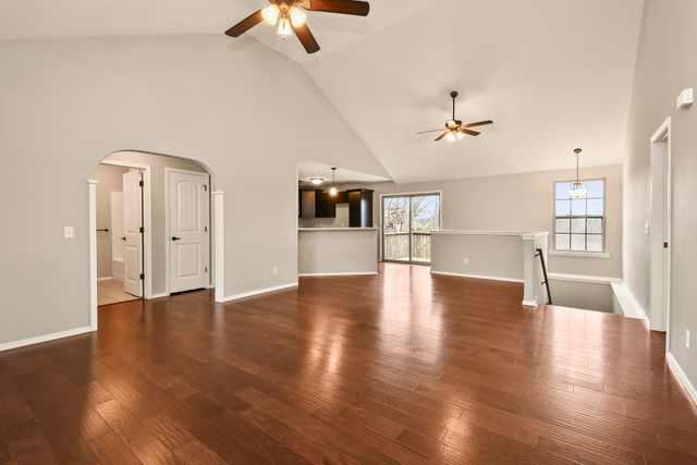 1403 N Farmington Drive, Ozark, MO 65721