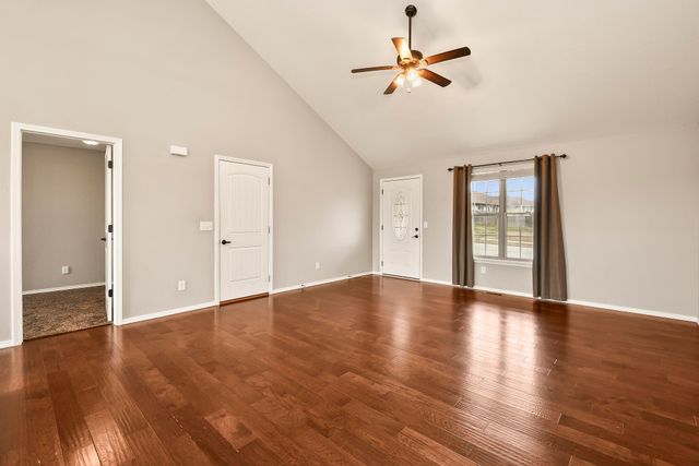 1403 N Farmington Drive, Ozark, MO 65721