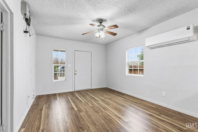 125 L Street, Bakersfield, CA 93304