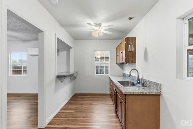 125 L Street, Bakersfield, CA 93304