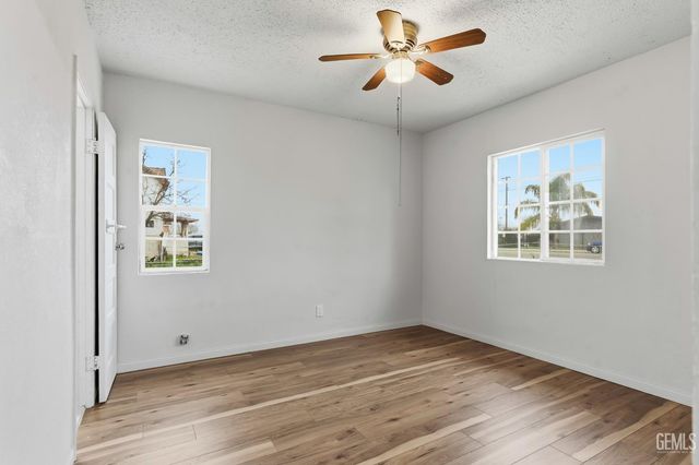 125 L Street, Bakersfield, CA 93304