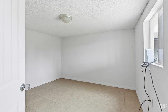 125 L Street, Bakersfield, CA 93304