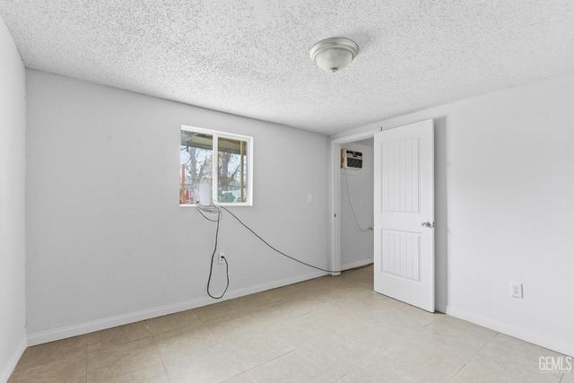 125 L Street, Bakersfield, CA 93304