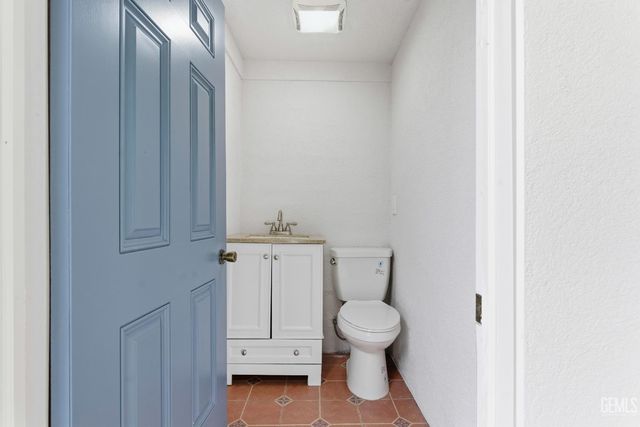 125 L Street, Bakersfield, CA 93304