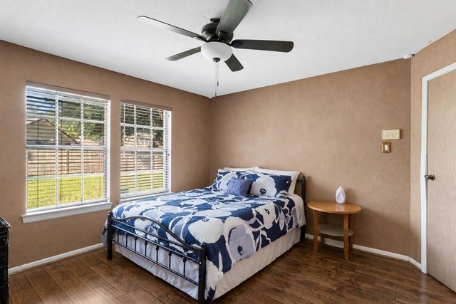 5406 Creek Shadows Drive, Kingwood, TX 77339