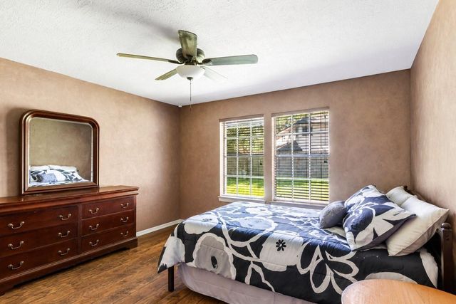 5406 Creek Shadows Drive, Kingwood, TX 77339