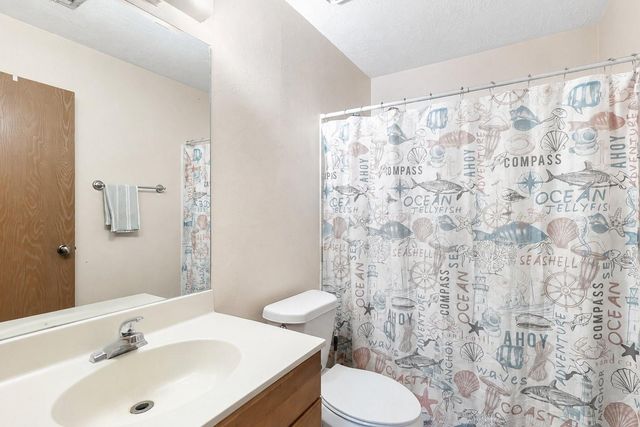 5406 Creek Shadows Drive, Kingwood, TX 77339