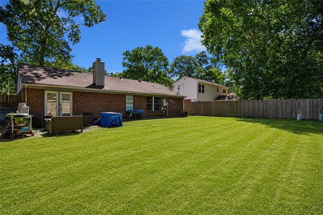 5406 Creek Shadows Drive, Kingwood, TX 77339