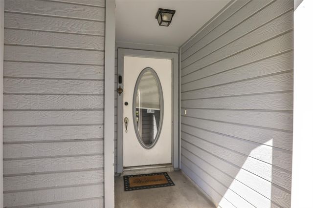 5406 Creek Shadows Drive, Kingwood, TX 77339