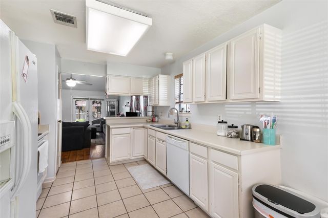 5406 Creek Shadows Drive, Kingwood, TX 77339