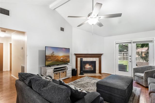5406 Creek Shadows Drive, Kingwood, TX 77339