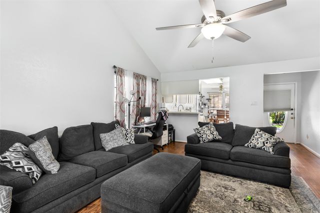 5406 Creek Shadows Drive, Kingwood, TX 77339