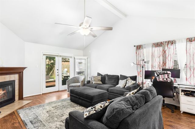 5406 Creek Shadows Drive, Kingwood, TX 77339