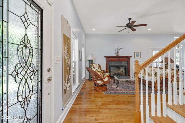 212 Lakeshore Drive, Lake Waccamaw, NC 28450