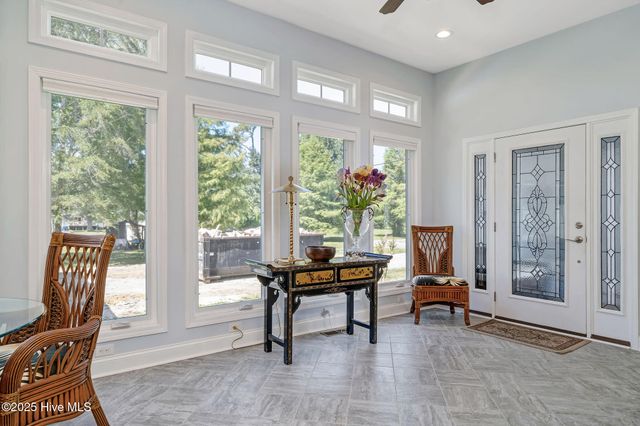 212 Lakeshore Drive, Lake Waccamaw, NC 28450