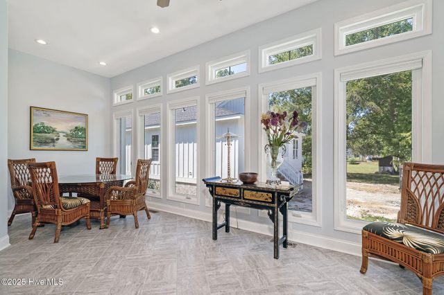 212 Lakeshore Drive, Lake Waccamaw, NC 28450