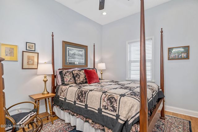 212 Lakeshore Drive, Lake Waccamaw, NC 28450