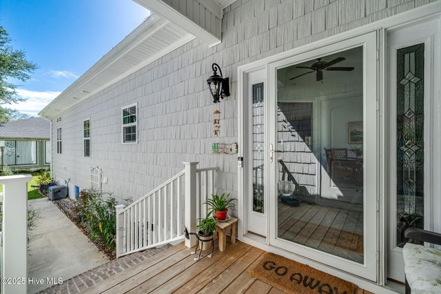 212 Lakeshore Drive, Lake Waccamaw, NC 28450