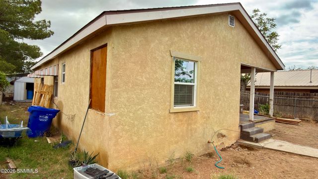 847 Luna Street, Las Cruces, NM 88001