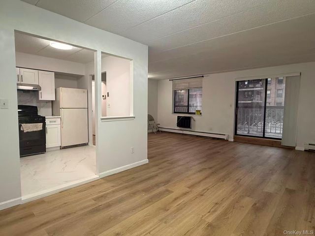 136-24 Maple Avenue 3B, Flushing, NY 11355