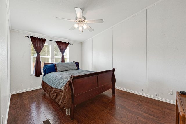 3233 Clarksville Street, La Porte, TX 77571