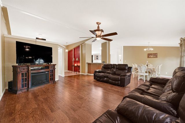 3233 Clarksville Street, La Porte, TX 77571