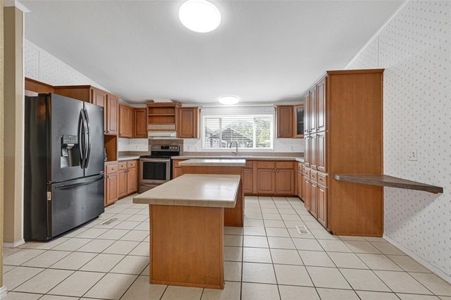 3233 Clarksville Street, La Porte, TX 77571