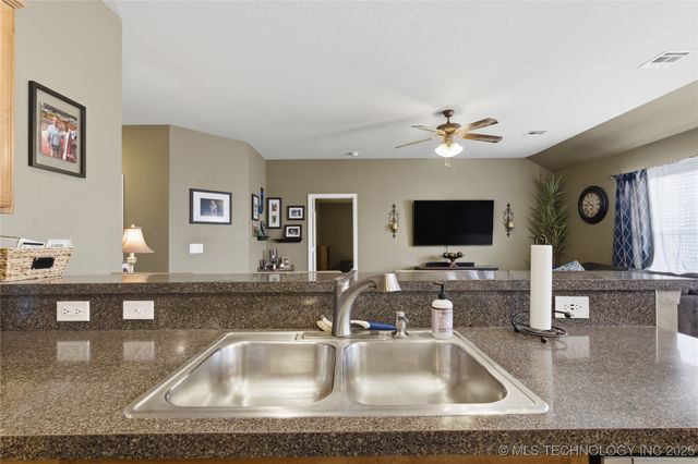 11103 N 143rd East Avenue, Owasso, OK 74055