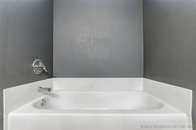 11103 N 143rd East Avenue, Owasso, OK 74055