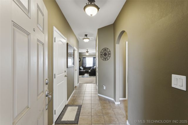 11103 N 143rd East Avenue, Owasso, OK 74055